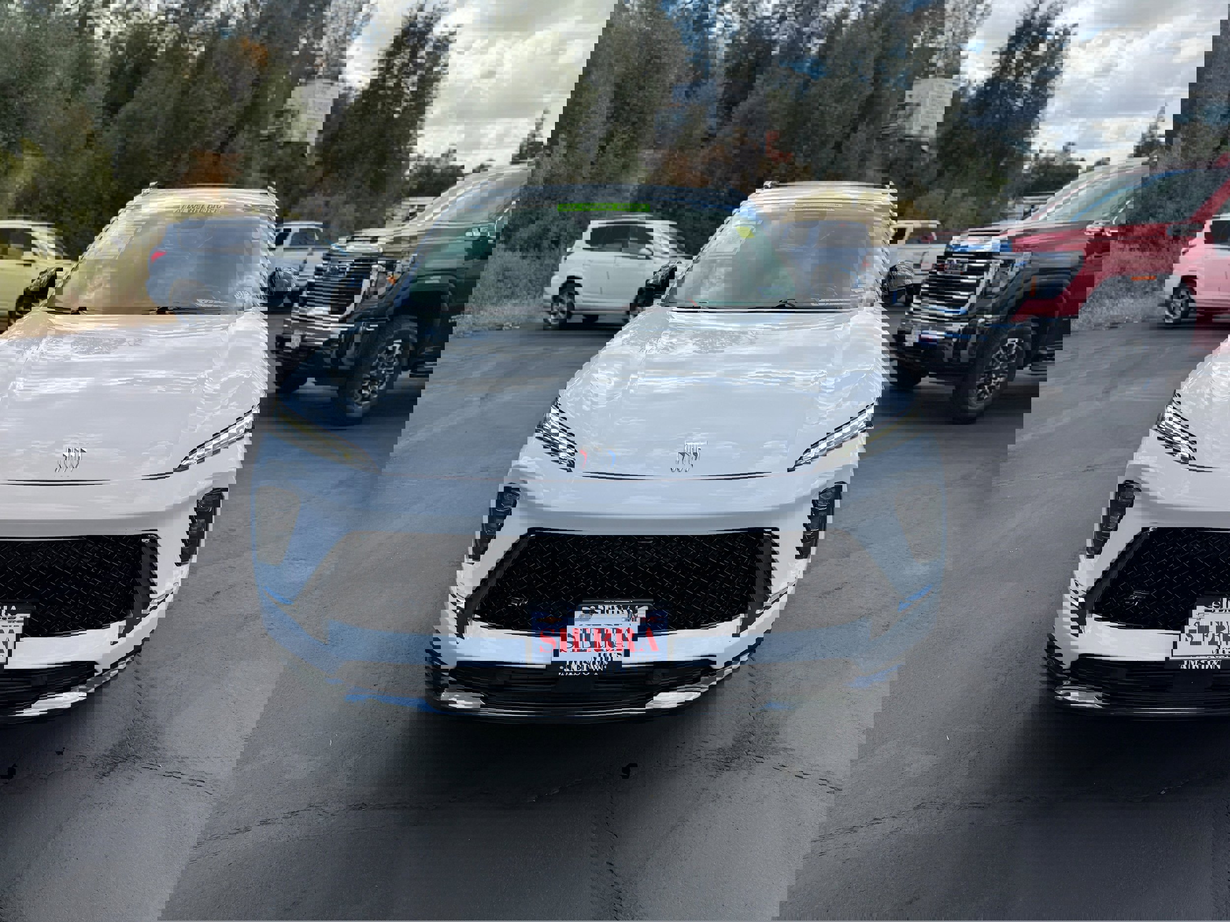 Used 2025 Buick Envision Sport Touring image 3