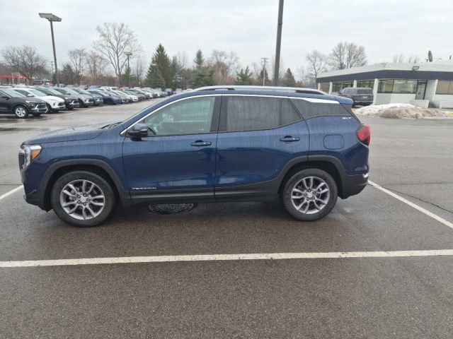 Used 2023 GMC Terrain SLT image 10