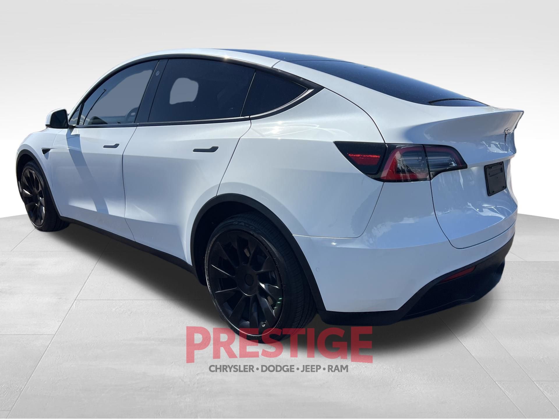 Used 2021 Tesla Model Y Long Range AWD/4WD image 7