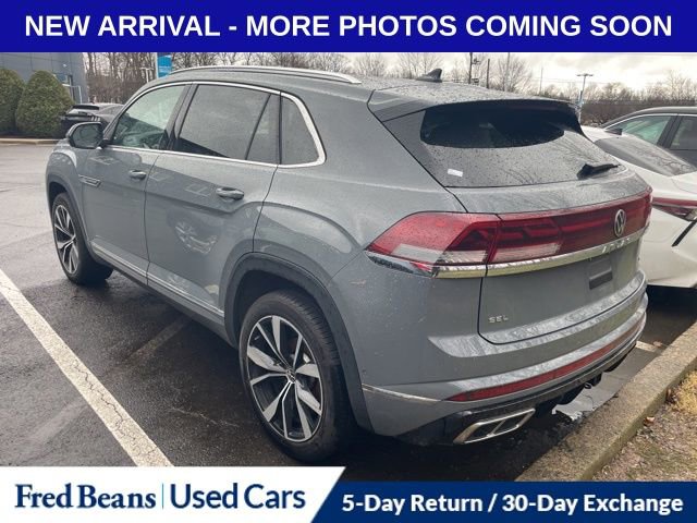 Used 2024 Volkswagen Atlas Cross Sport SEL Premium R-Line image 4