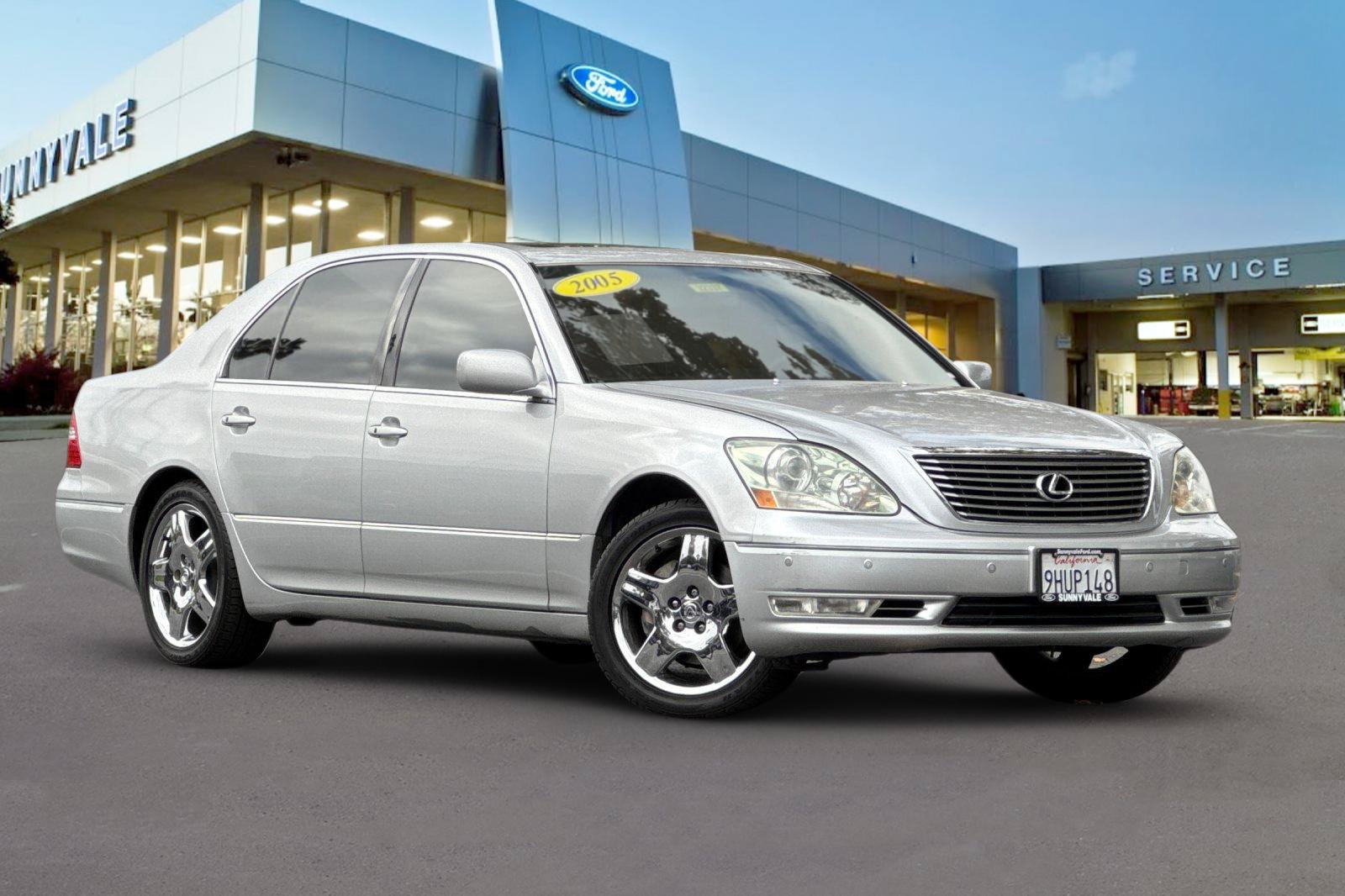 Used 2005 Lexus LS 430 w/ Modern Luxury Pkg RWD image 2