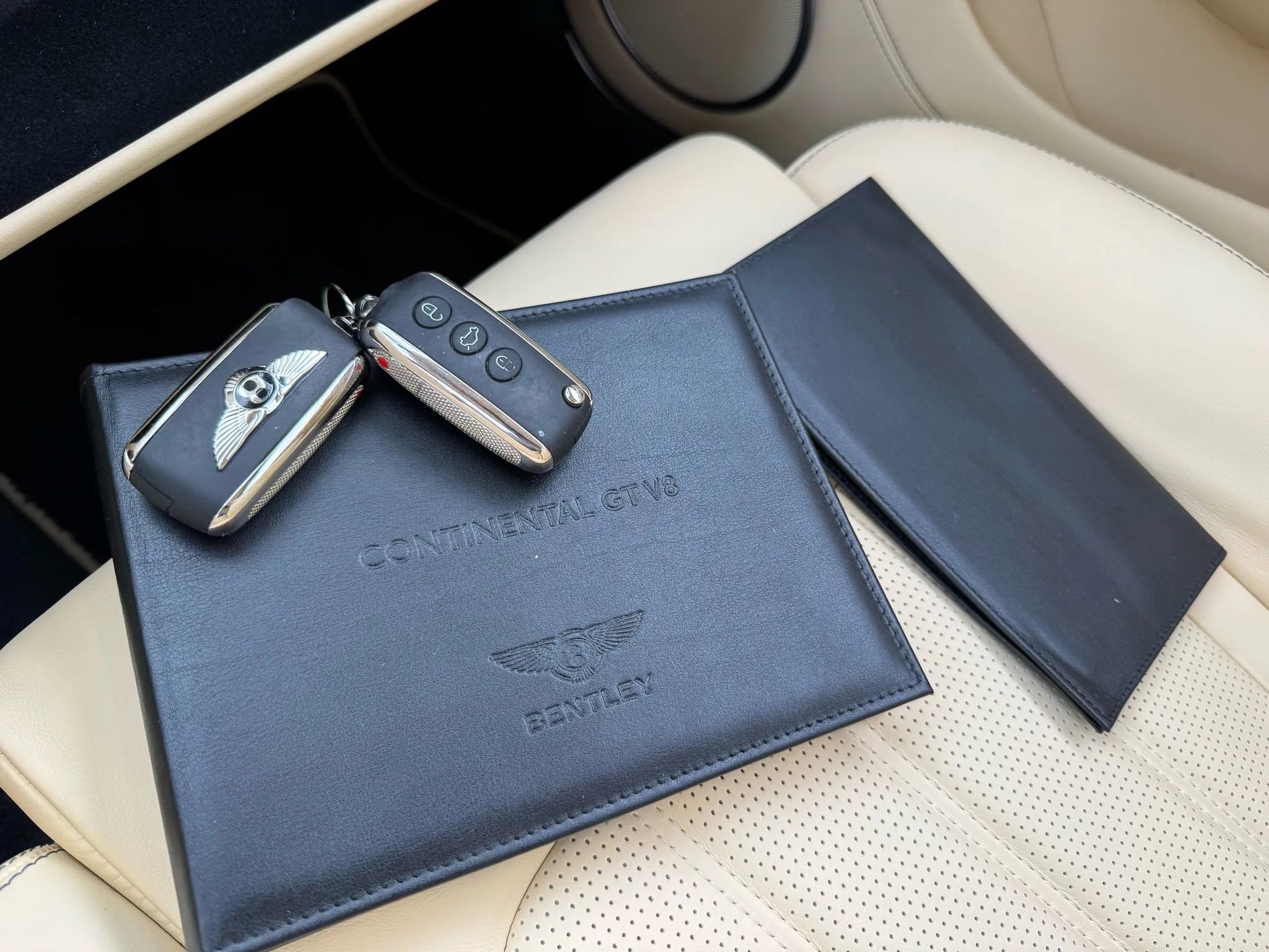 Used 2013 Bentley Continental GT w/ Touring Specification Pkg image 45