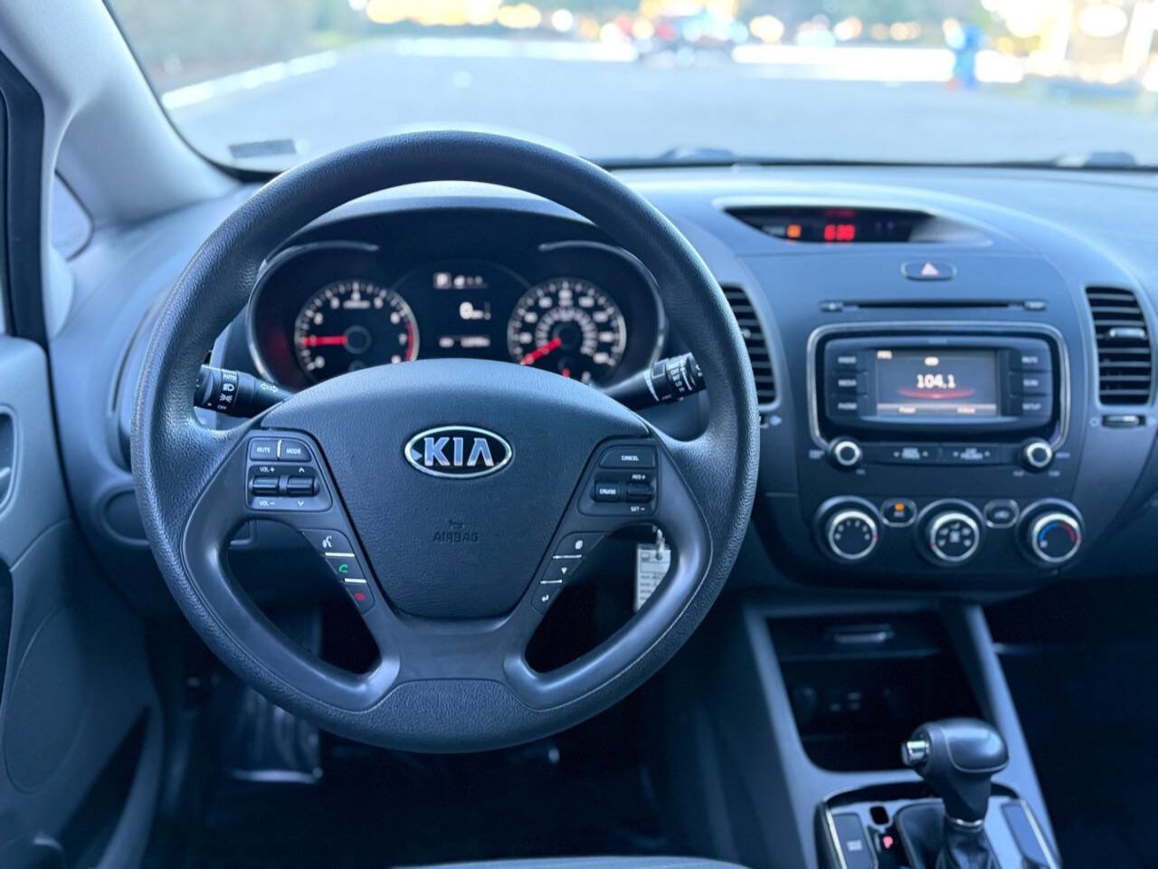 Used 2017 Kia Forte LX w/ LX Popular Package image 19