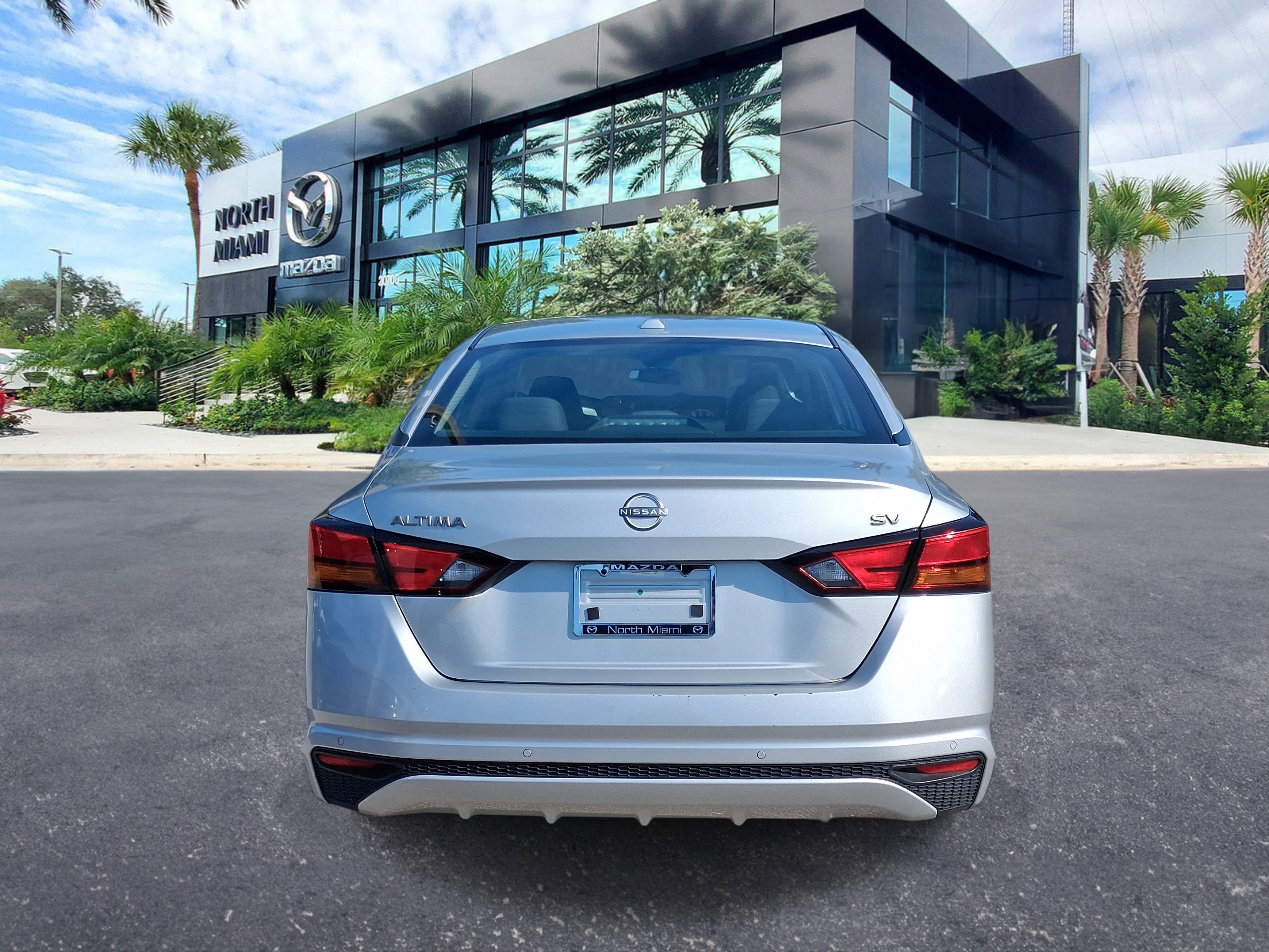 Used 2023 Nissan Altima 2.5 SV FWD image 4