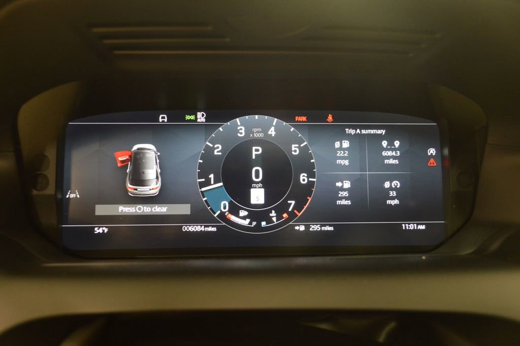 Used 2025 Land Rover Discovery Sport S image 24