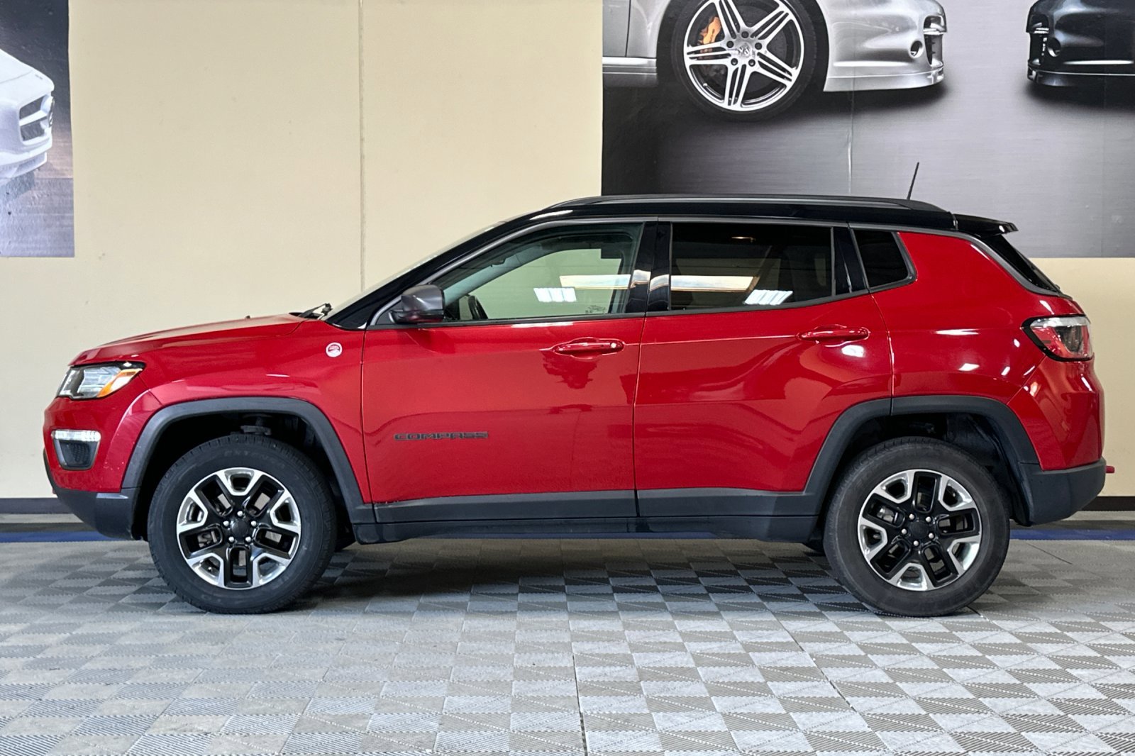 Used 2018 Jeep Compass Trailhawk image 7