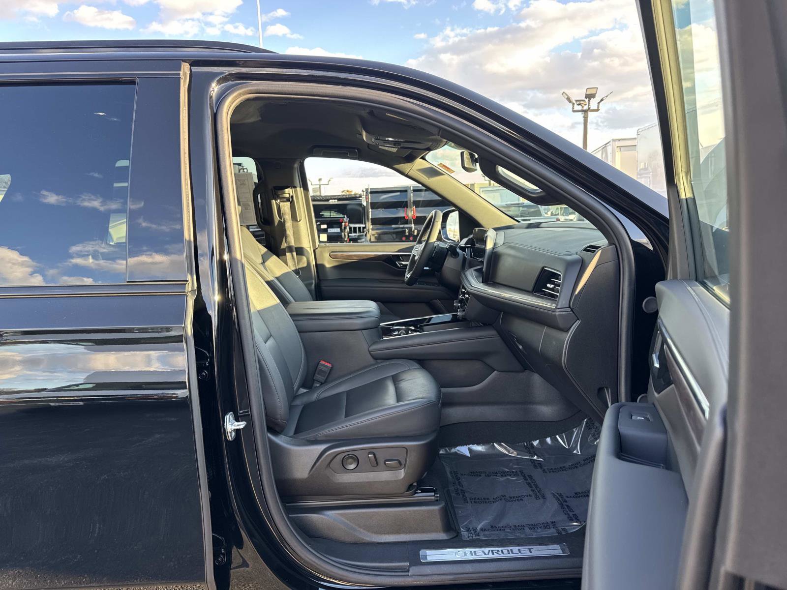 Certified 2025 Chevrolet Tahoe Z71 image 14