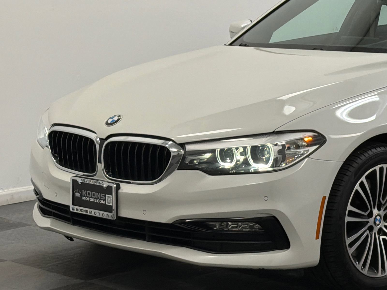 Used 2018 BMW 530i xDrive video 2