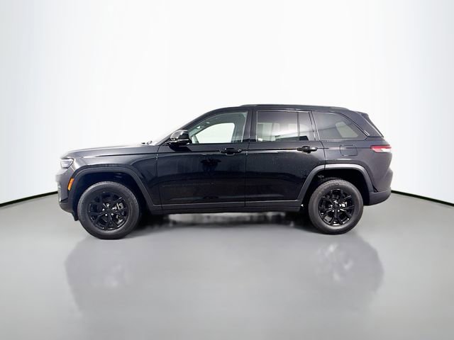Used 2024 Jeep Grand Cherokee Altitude image 4