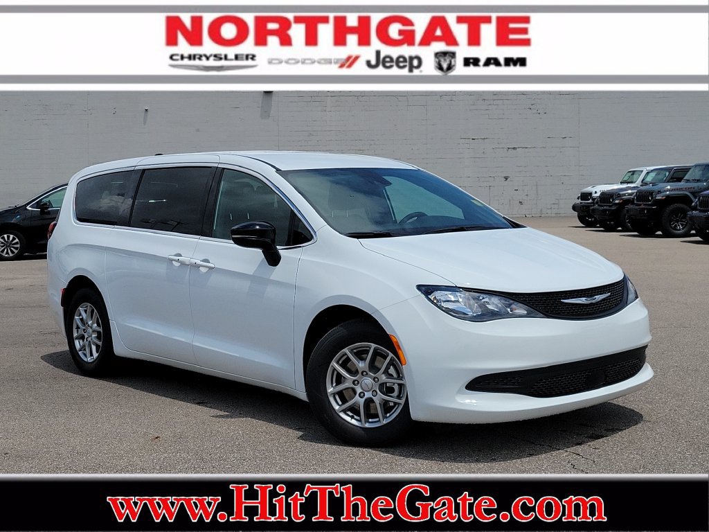 New 2027 Chrysler Pacifica LX FWD image 1