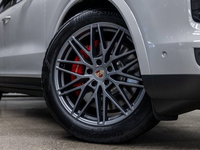 New 2026 Porsche Cayenne S image 13