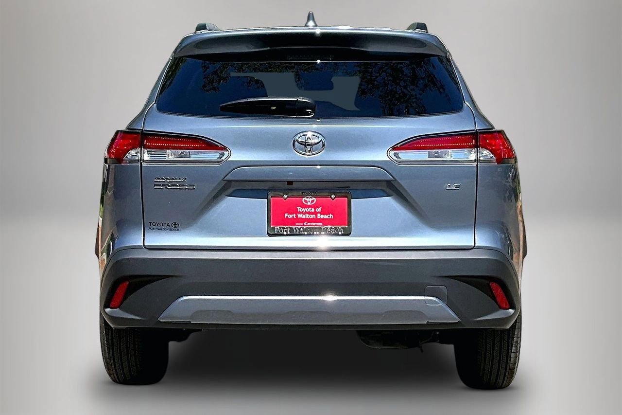 Used 2024 Toyota Corolla Cross LE w/ Moonroof Package image 6
