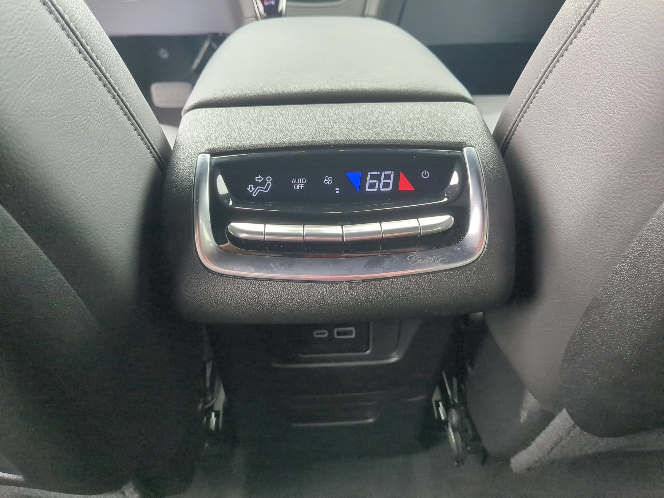 Certified 2024 Cadillac XT6 Luxury w/ LPO, Floor Liner Package AWD/4WD image 19