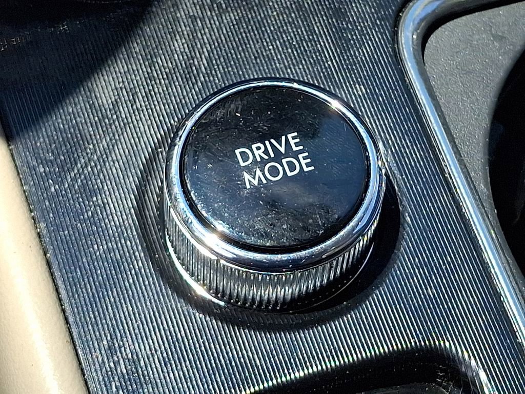 Used 2021 Lincoln Corsair Reserve w/ Equipment Group 201A image 25