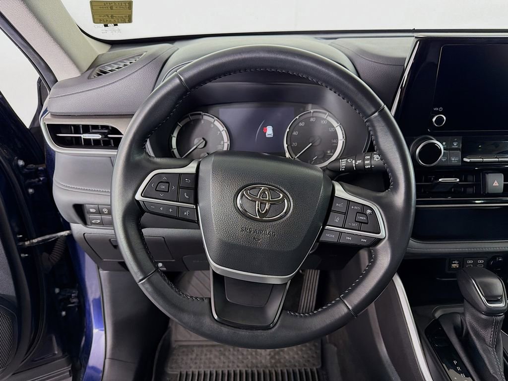 Used 2023 Toyota Highlander LE image 13