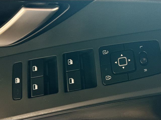 Used 2025 Kia Niro LX FWD image 17