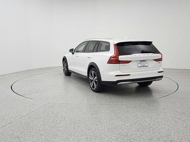 Certified 2025 Volvo V60 B5 Cross Country Plus AWD/4WD image 6