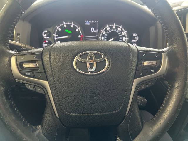 Used 2016 Toyota Land Cruiser AWD/4WD image 29