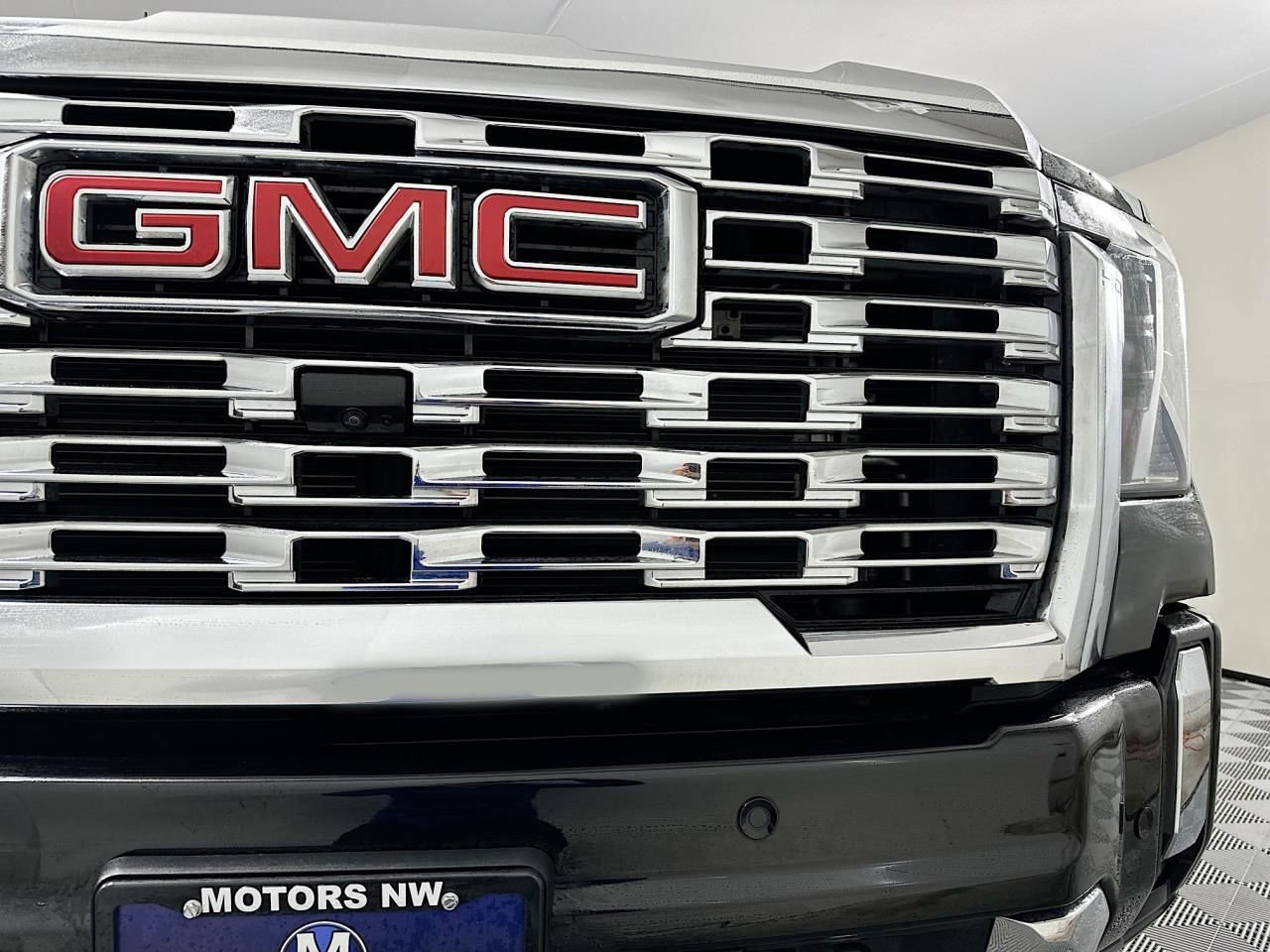 Used 2024 GMC Sierra 3500 Denali w/ Denali Reserve Package image 5