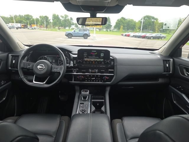 Used 2023 Nissan Pathfinder SL w/ SL Premium Package AWD/4WD image 21