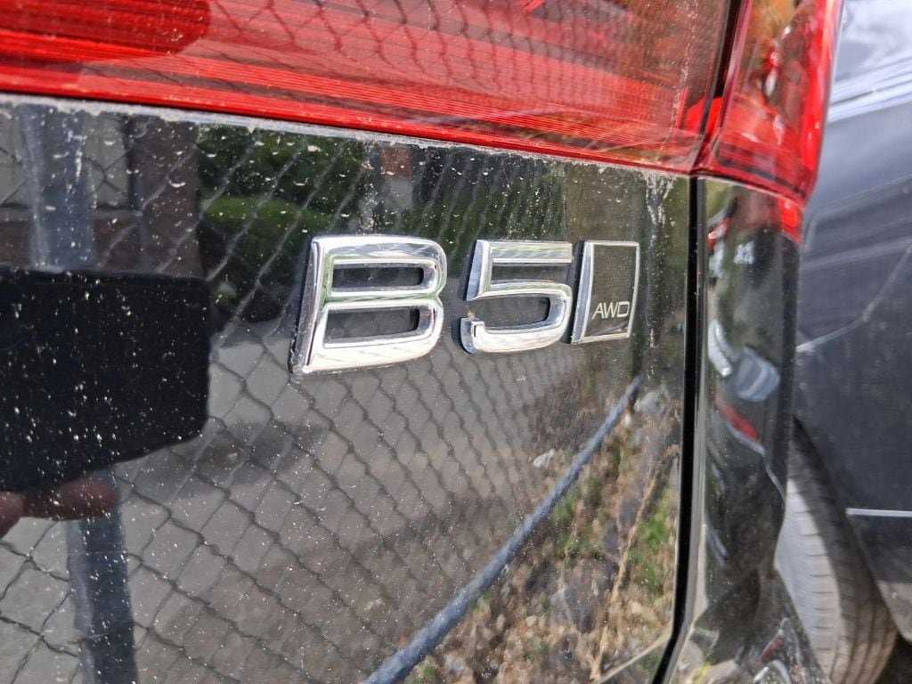 New 2026 Volvo XC60 B5 Plus w/ Protection Package Premier AWD/4WD image 8