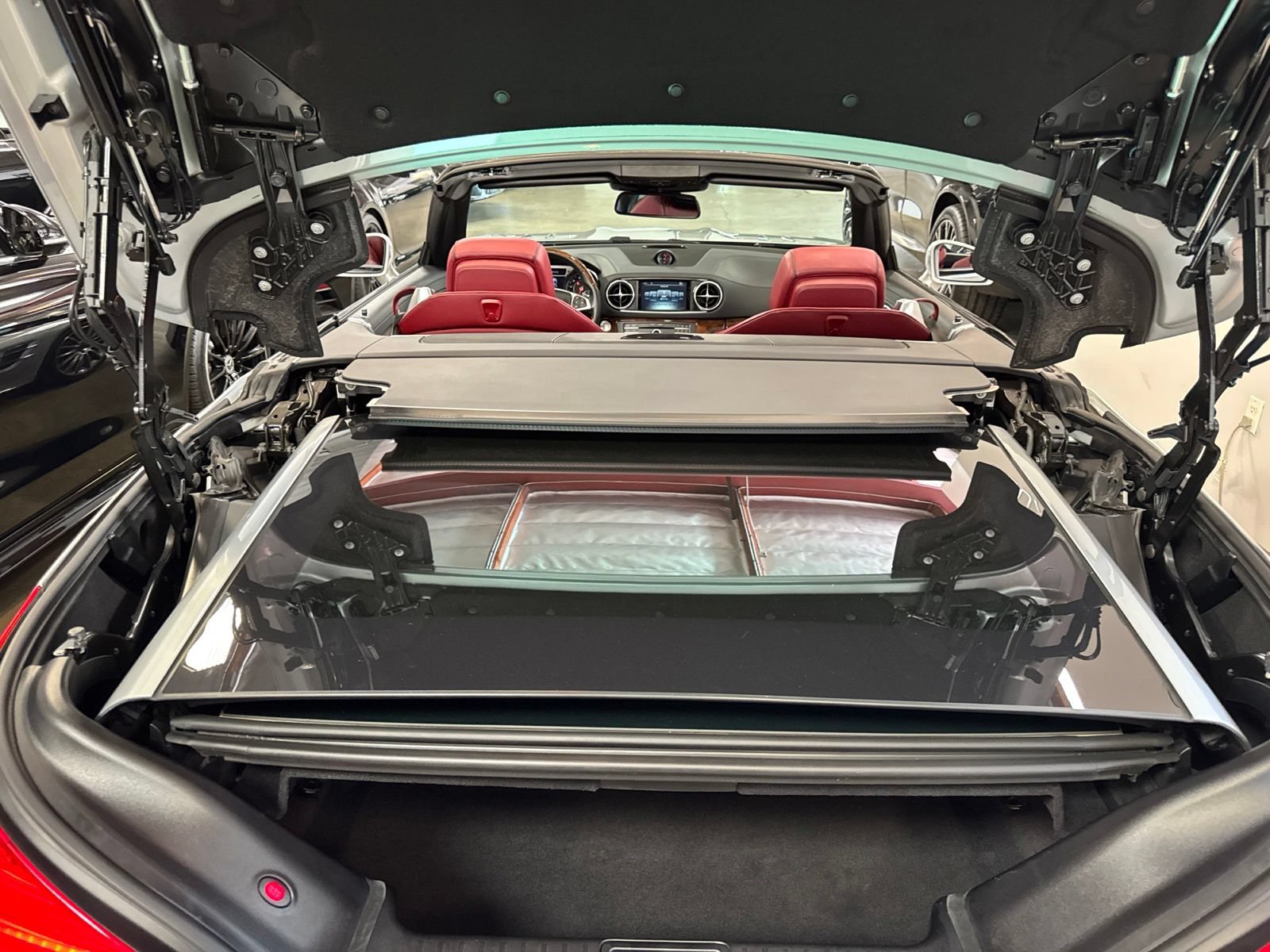 Used 2019 Mercedes-Benz SL 550 image 26