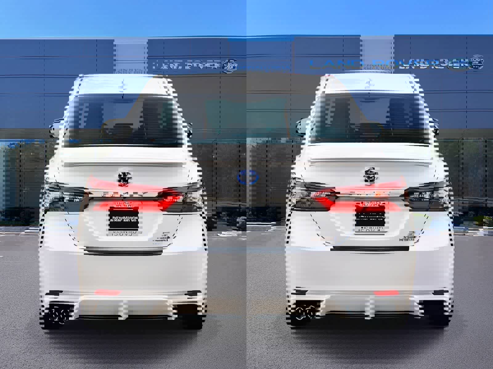 Used 2022 Toyota Camry SE image 5