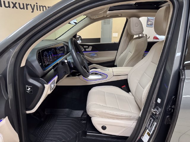 Used 2025 Mercedes-Benz GLE 350 4MATIC w/ AMG Line Exterior image 8