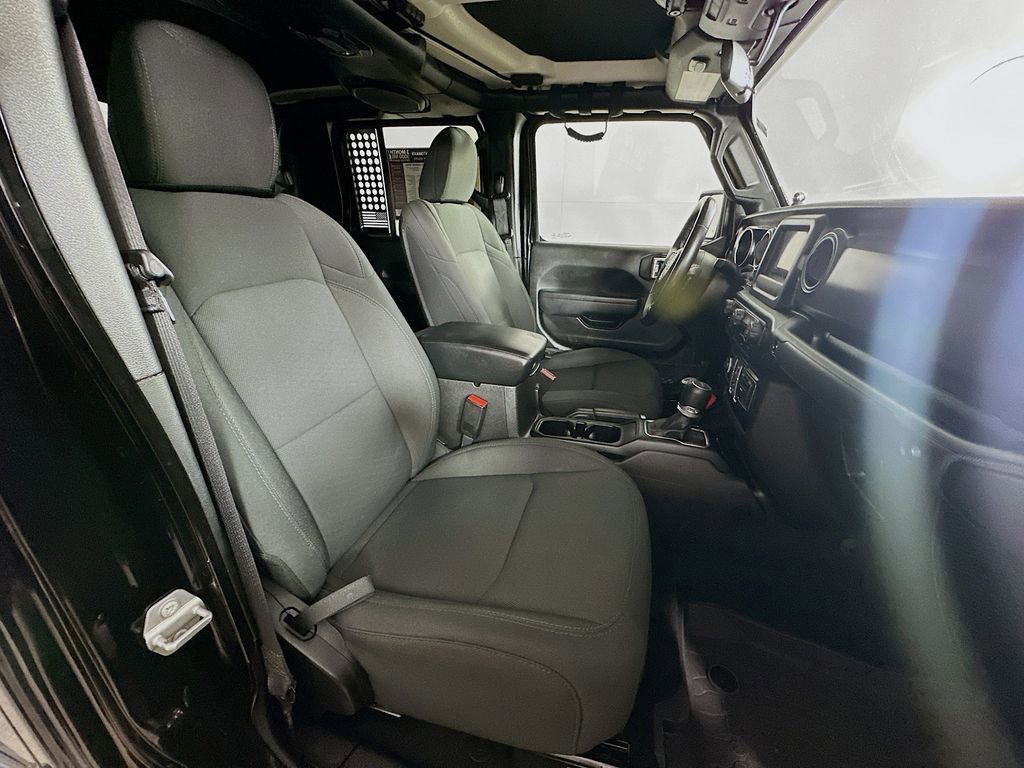 Used 2022 Jeep Gladiator Willys image 11