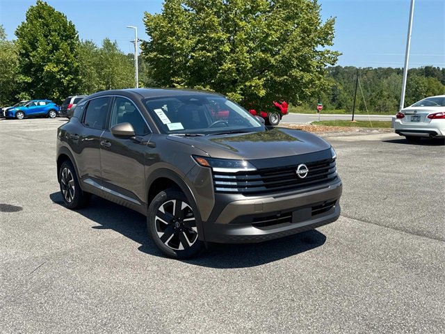 New 2025 Nissan Kicks SV image 2