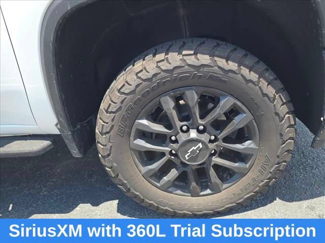 Used 2025 Chevrolet Silverado 2500 LTZ w/ LTZ Premium Package AWD/4WD image 14