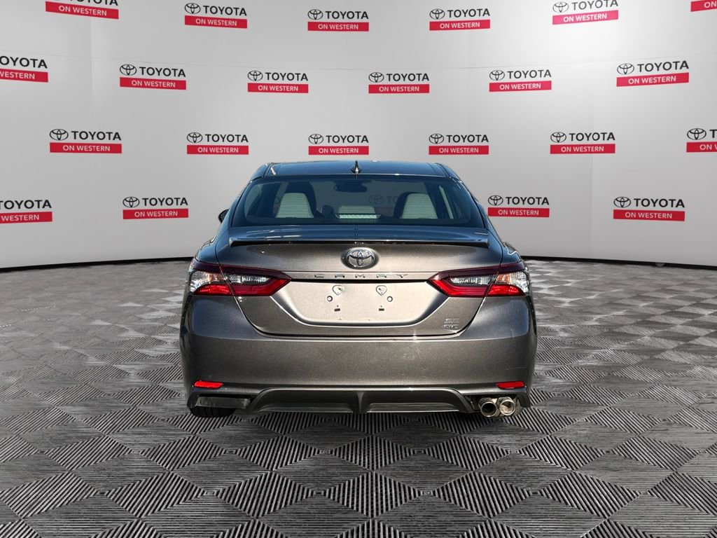 Used 2021 Toyota Camry SE w/ Cold Weather Package image 4