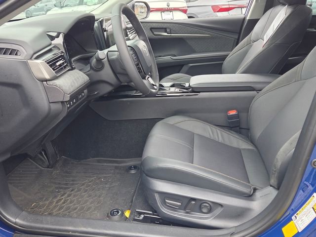 Used 2026 Toyota Camry XLE FWD image 5