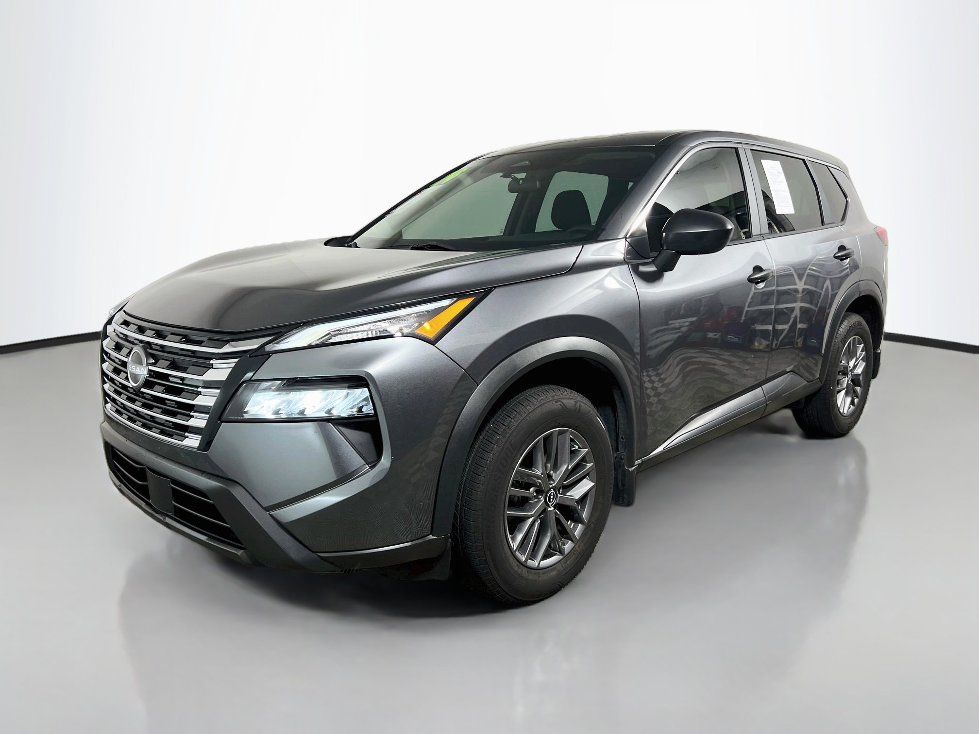 Used 2024 Nissan Rogue S FWD image 10