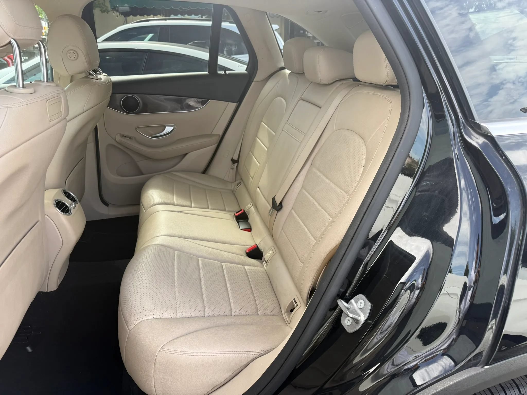 Used 2019 Mercedes-Benz GLC 300 image 17
