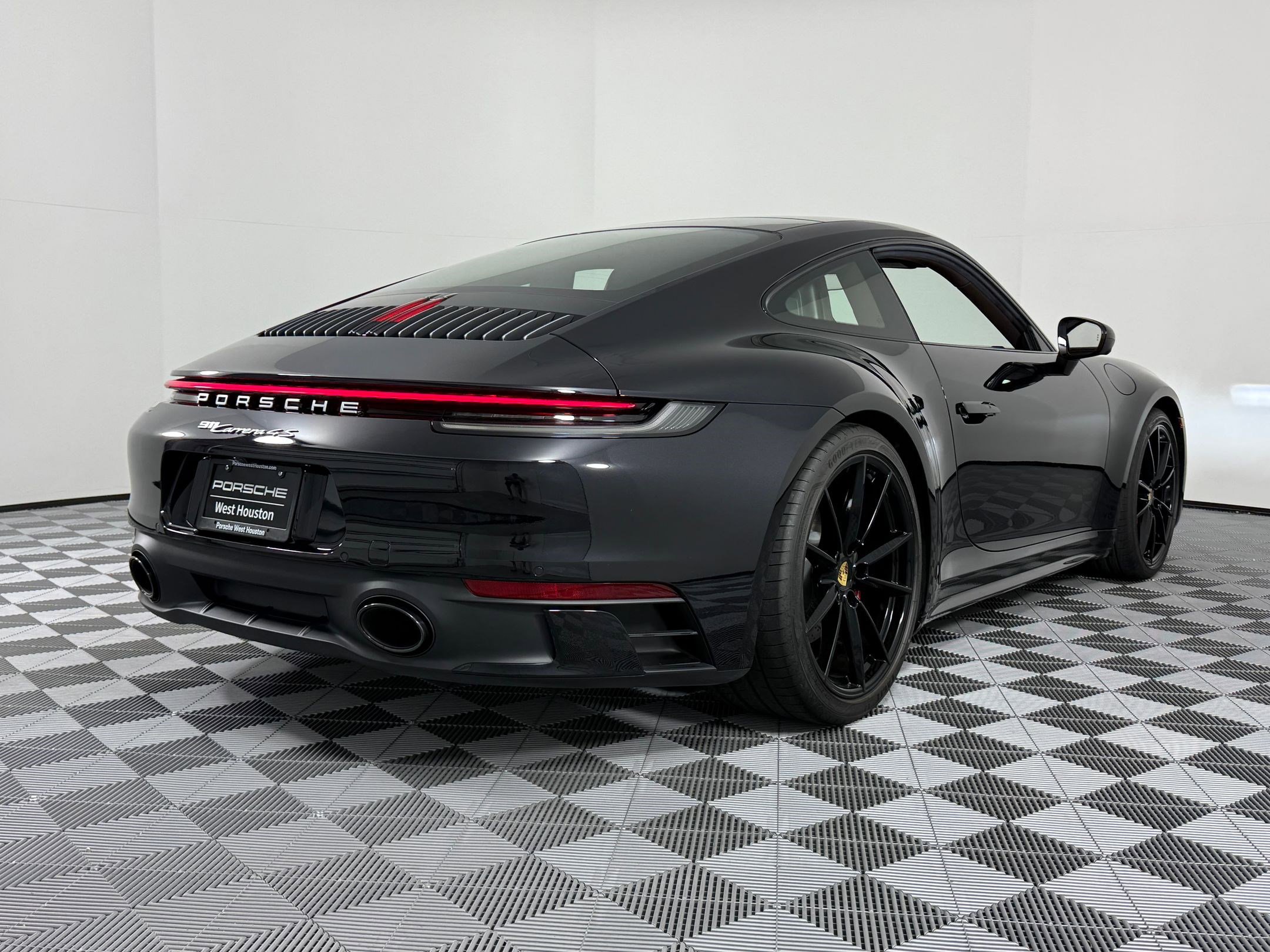 Used 2024 Porsche 911 Carrera 4S image 9