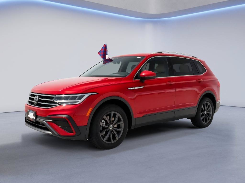 Used 2023 Volkswagen Tiguan SE w/ Panoramic Sunroof Package