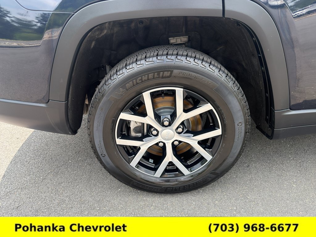 Used 2024 Jeep Grand Cherokee L Limited AWD/4WD image 32