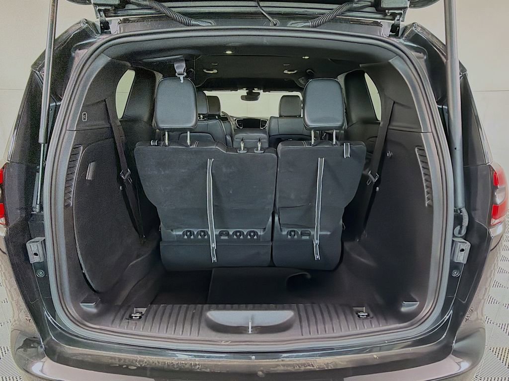 Used 2025 Chrysler Pacifica Select image 29