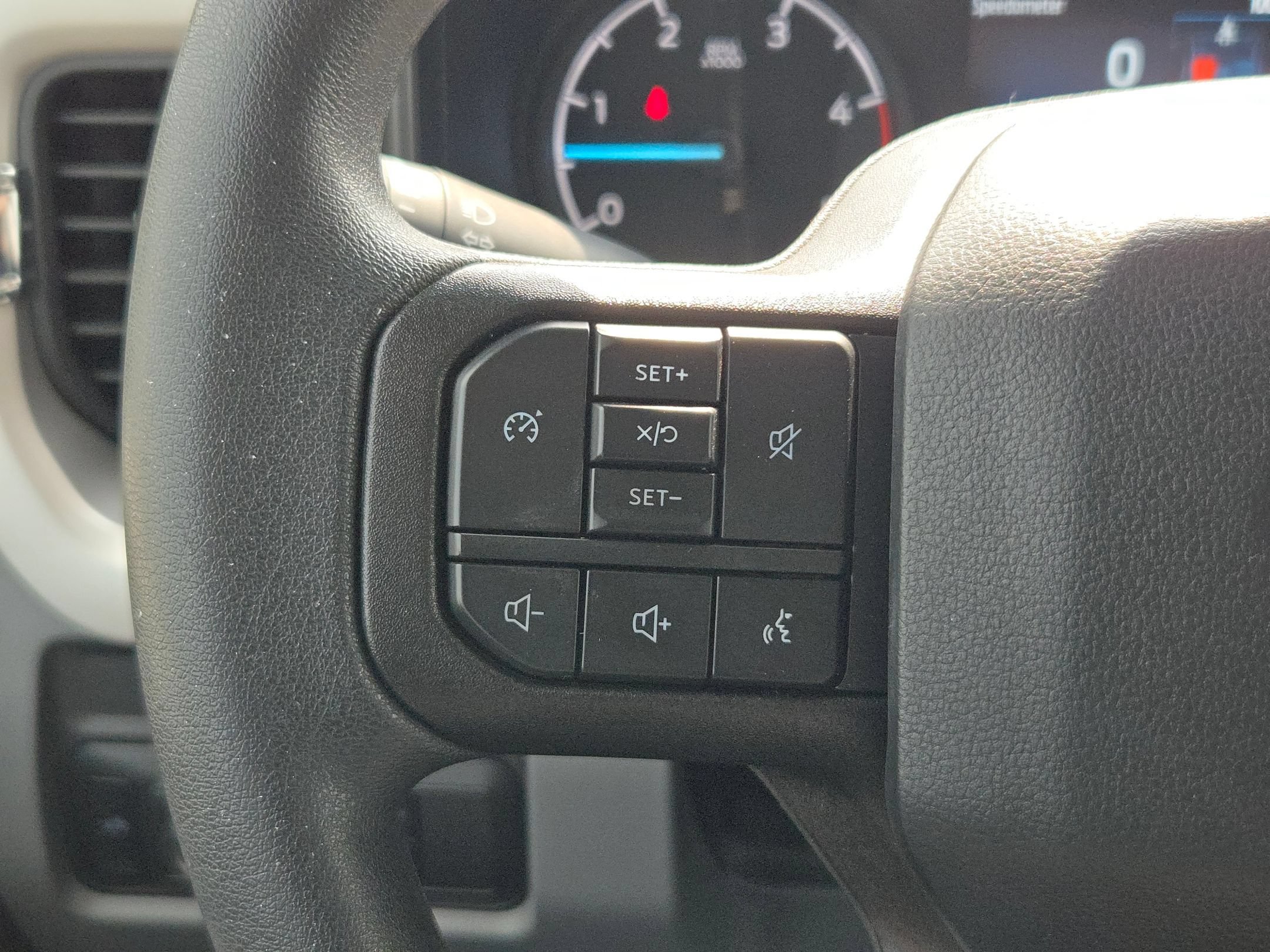 Used 2024 Ford F350 XLT AWD/4WD image 22
