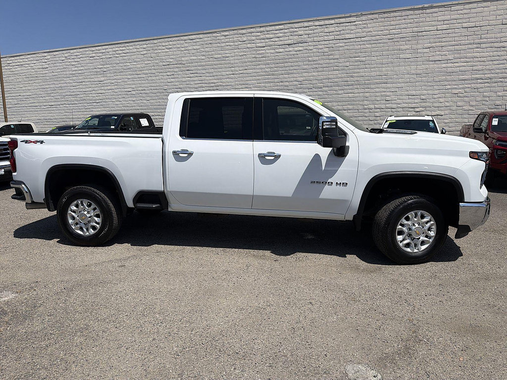 Used 2024 Chevrolet Silverado 2500 LTZ AWD/4WD image 4