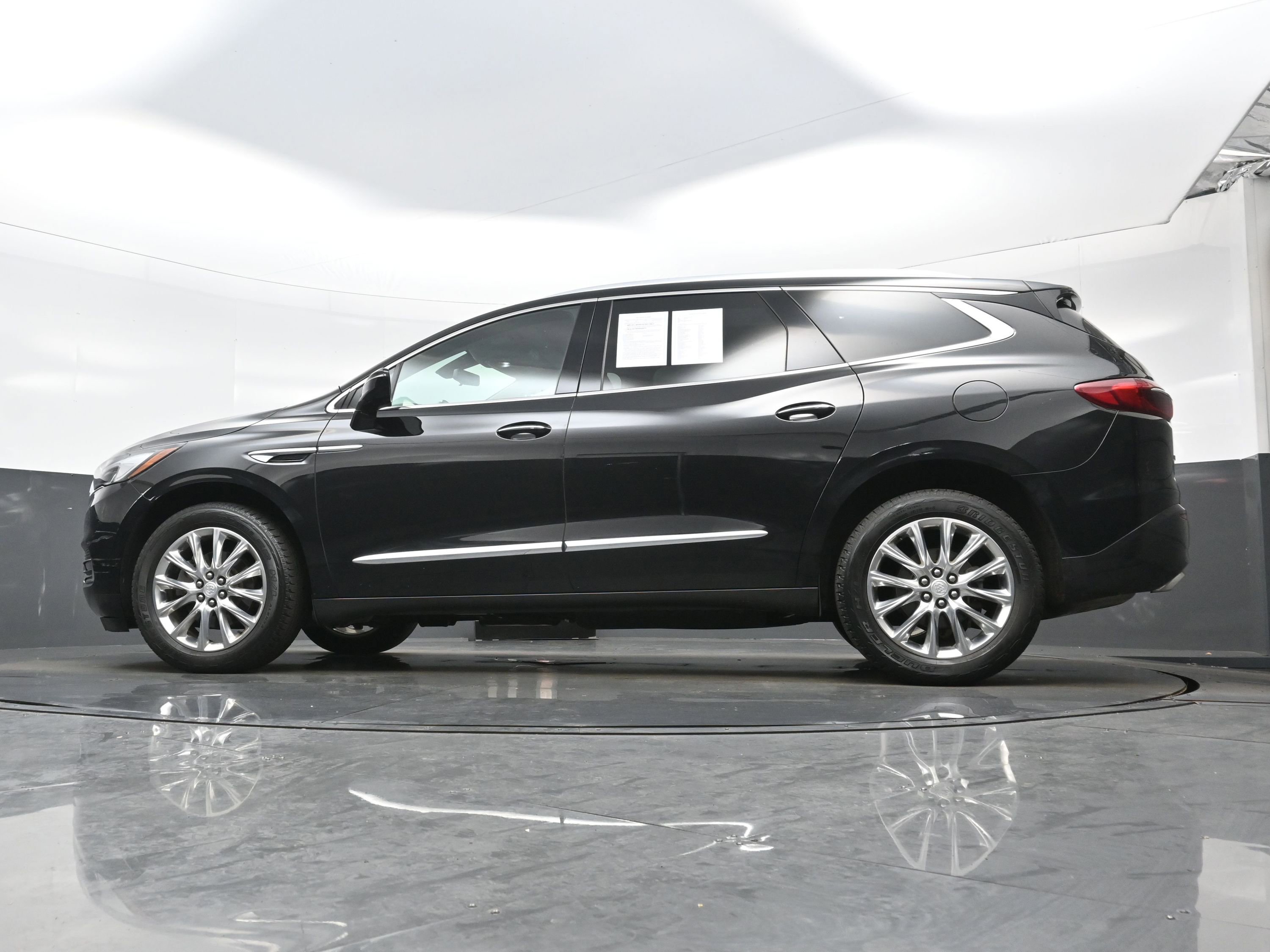 Used 2018 Buick Enclave Premium w/ Experience Buick Package image 29