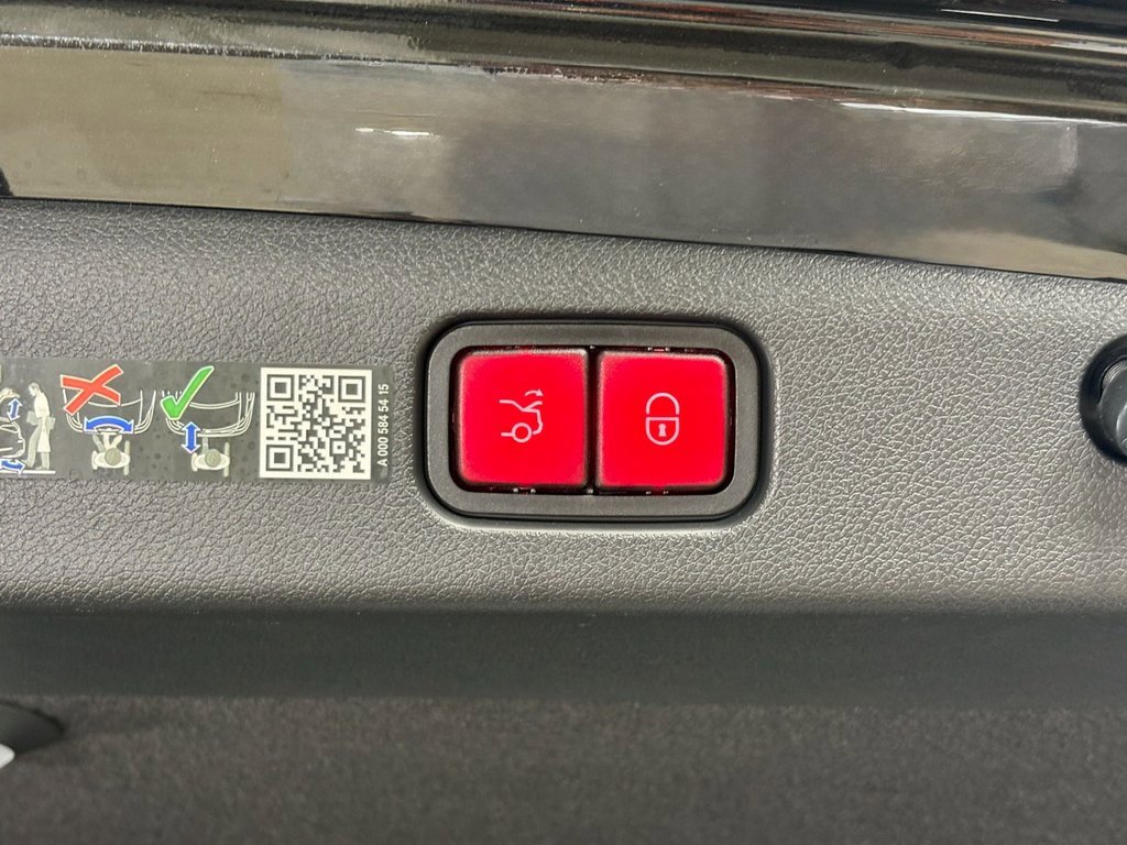 Used 2025 Mercedes-Benz E 53 AMG e 4MATIC Sedan image 35