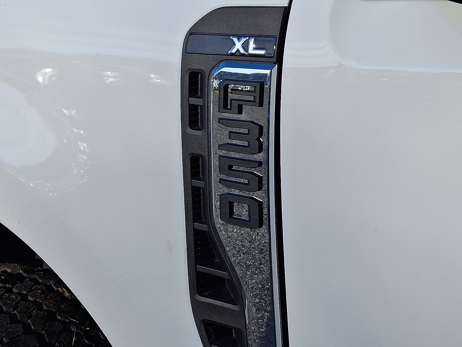 New 2026 Ford F350 XL w/ XL Chrome Package image 11