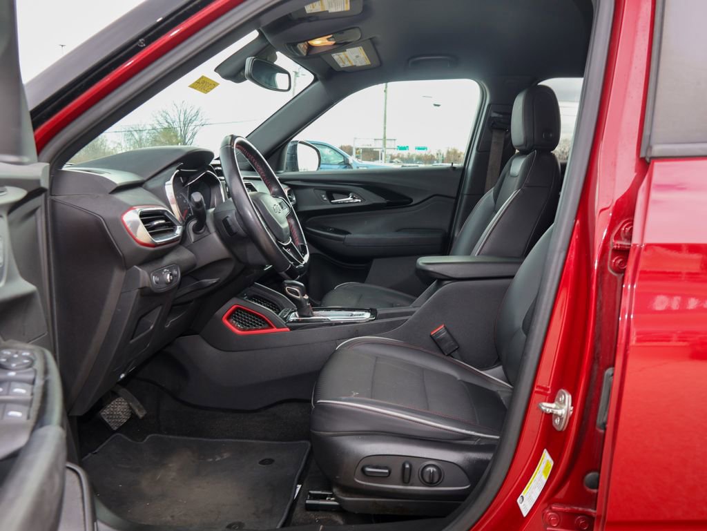 Used 2021 Chevrolet TrailBlazer RS w/ Technology Package FWD image 6