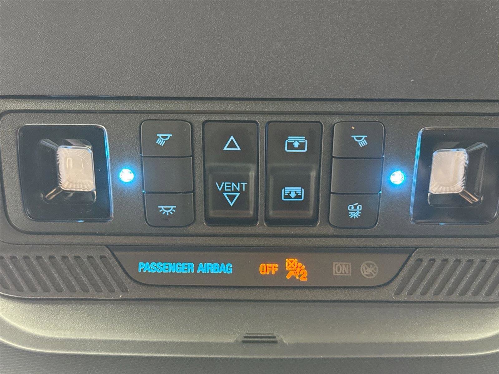 Used 2025 Ford Explorer ST image 3