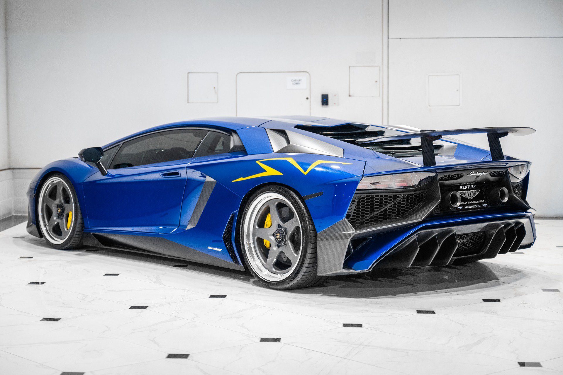 Used 2016 Lamborghini Aventador LP 750-4 Superveloce AWD/4WD image 7