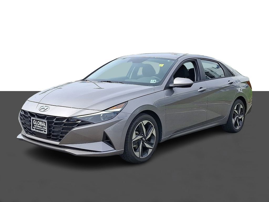 Used 2023 Hyundai Elantra SEL w/ Convenience Package image 3