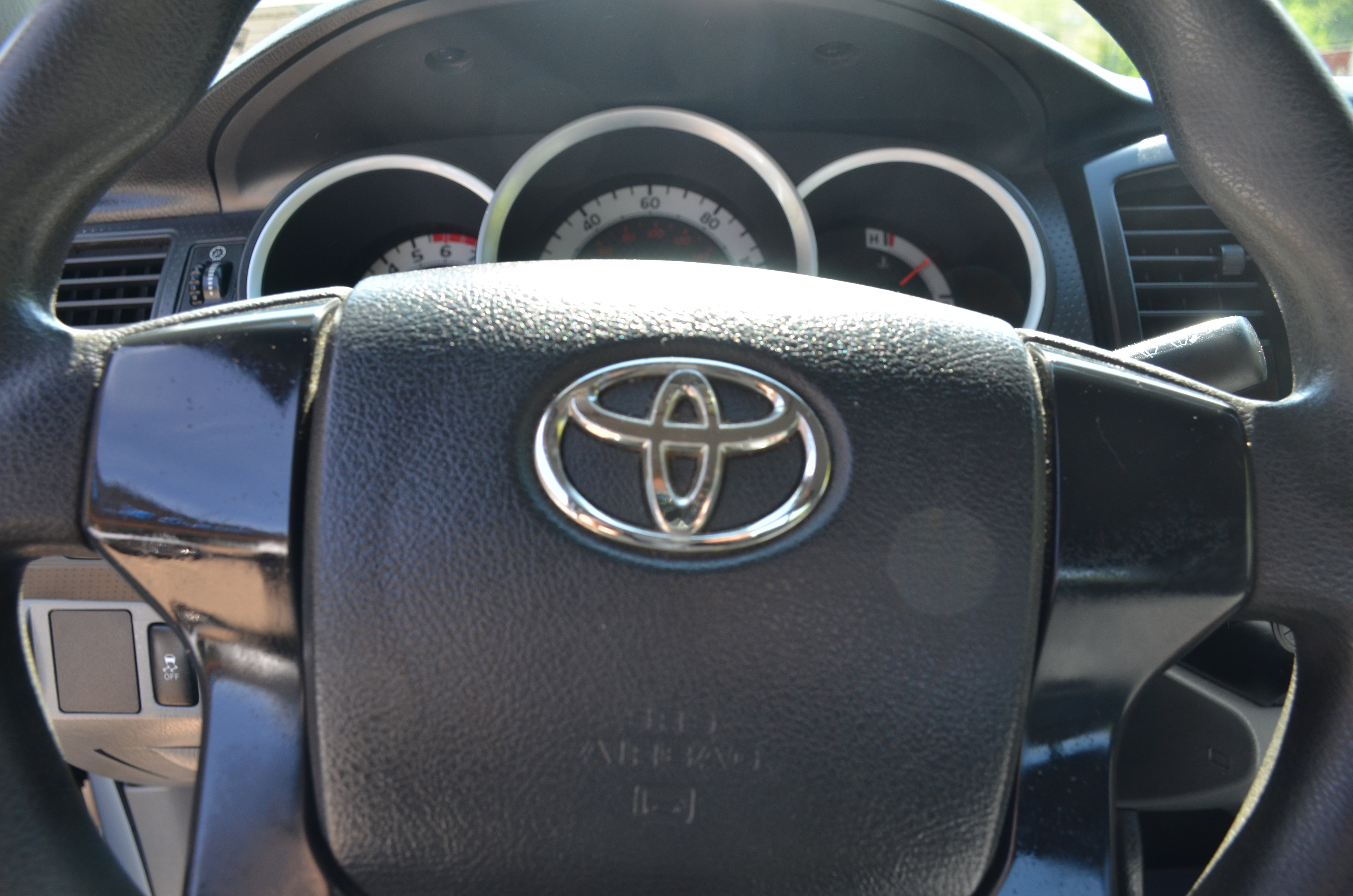 Used 2012 Toyota Tacoma 4x4 Regular Cab image 12