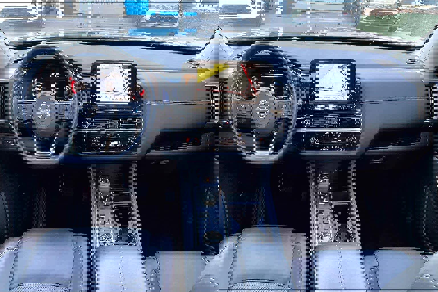 Used 2024 Nissan Pathfinder Platinum image 16